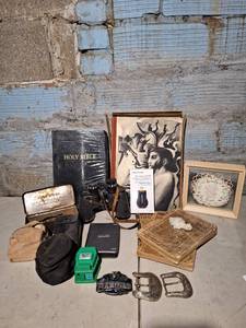 lot 4553 image: Mixed Lot of Treasures