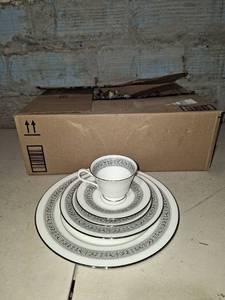 lot 4560 image: 32 Piece Oxford Bone China Dishes