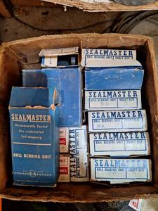 lot 4609 image: Lot of Ball Bearing Seal Master