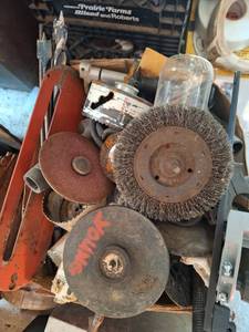 lot 4611 image: Lot of Grinding Tools