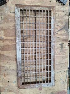 lot 1705 image: Vintage Vent 26 in x 13 in