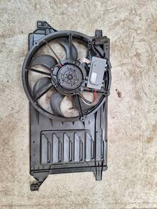 lot 1725 image: Mazda 3 Engine Fan
