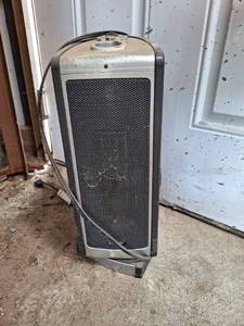 lot 1750 image: Space Heater