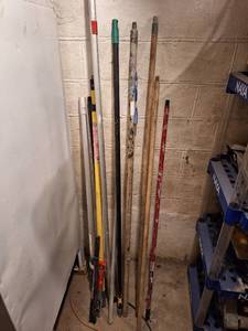 lot 1795 image: Lot of Painters Extension Poles and Broom Handles