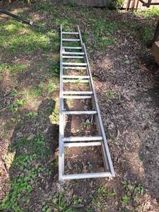 lot 1812 image: Extension Ladder