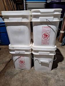 lot 7168 image: (4) 25 lb Totes of Whole Oats