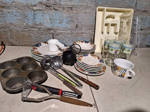 lot 7183 image: Lot Kitchen Essentials and (12) Piece Maple Hill Dish Set