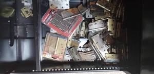 lot 9100 image: Lot of Door Hinges