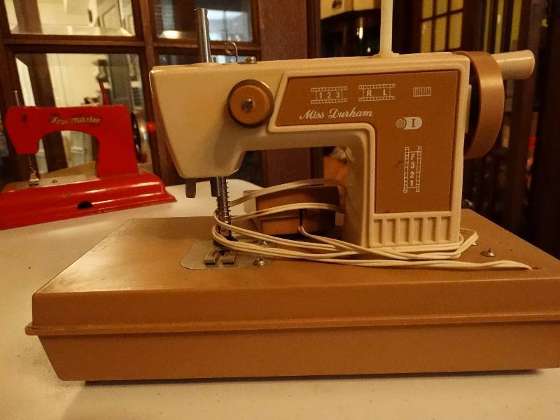 Miss durham mini kid sewing machine w/foot peddle. Augusta, Ks High