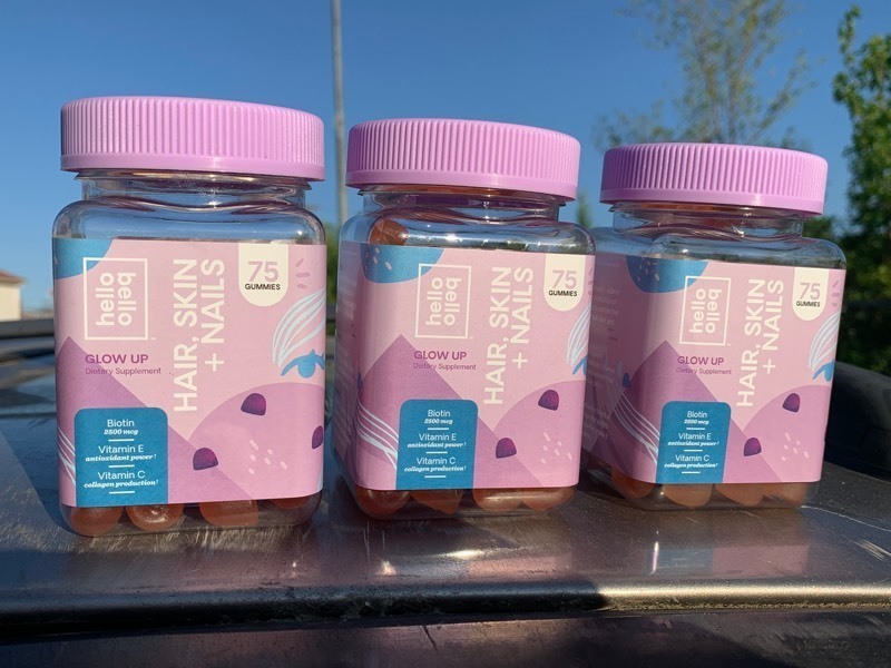lot 260 image: 6 New Bottles of HelloBello Glow Up Hair, Skin  Nails Dietary Supplements w Vitamin E & C