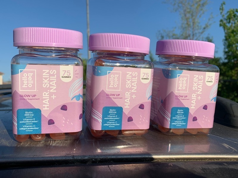 lot 261 image: 6 New Bottles of HelloBello Glow Up Hair, Skin  Nails Dietary Supplements w Vitamin E & C