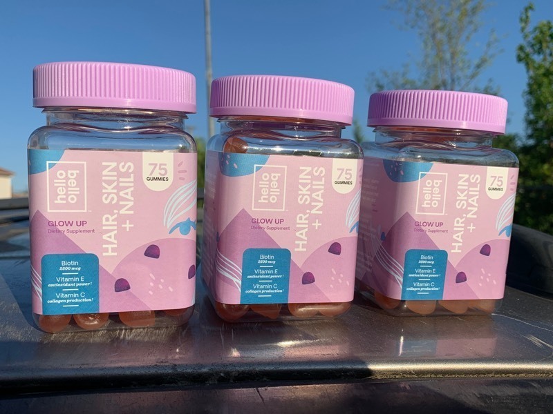 lot 262 image: 6 New Bottles of HelloBello Glow Up Hair, Skin  Nails Dietary Supplements w Vitamin E & C