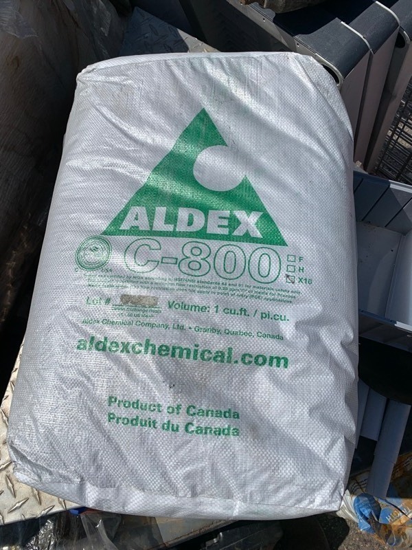 lot 204 image: 1 Bag 1 cu.ft. of Aldex C-800
