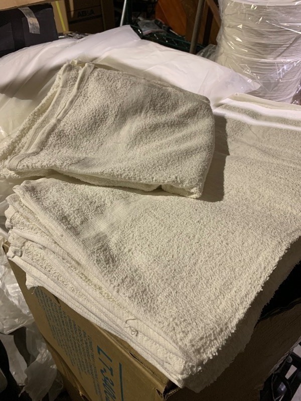 lot 270 image: 12pc Bundle of 45x21 Lake Pool Towels, White