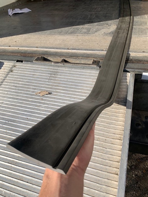 lot 289 image: 5 New Pieces of Commercial Grade Flexible Baseboard Trim (8ft L x 4.25 T per Pieces)