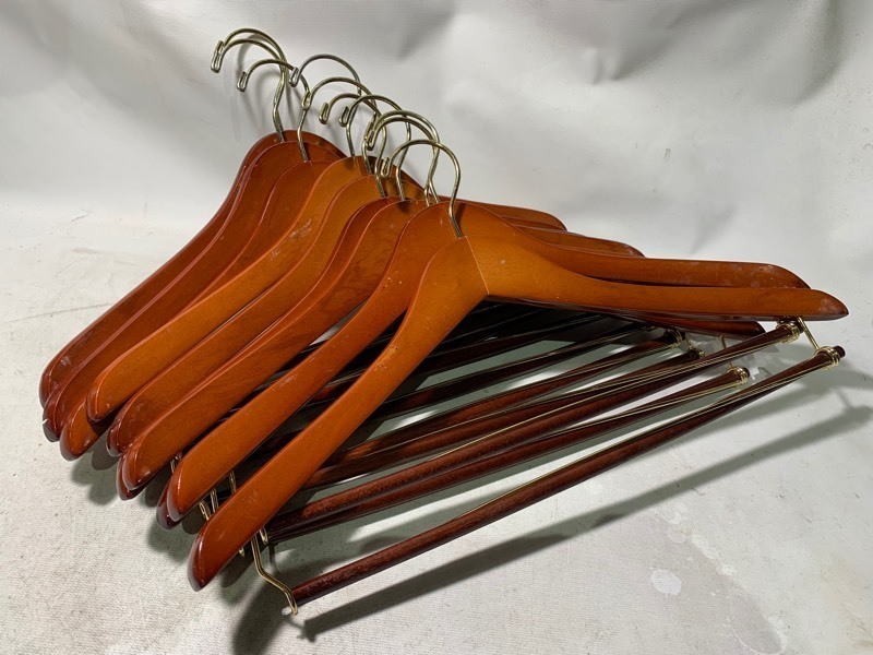 lot 319 image: 15 New Elegant 17 Wooden Gold Accent Clothes Hangers