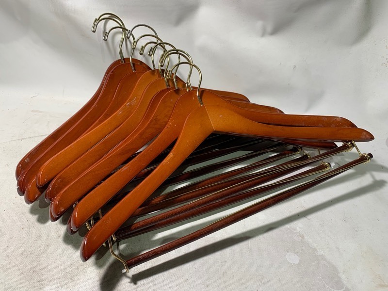 lot 321 image: 15 New Elegant 17 Wooden Gold Accent Clothes Hangers