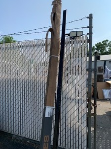 lot 118 image: 1 New High Dollar IVES 95 Door Hinge