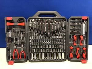 lot 70018 image: Crescent 180 Pc. Professional Tool Set in Tool Storage Case - CTK180