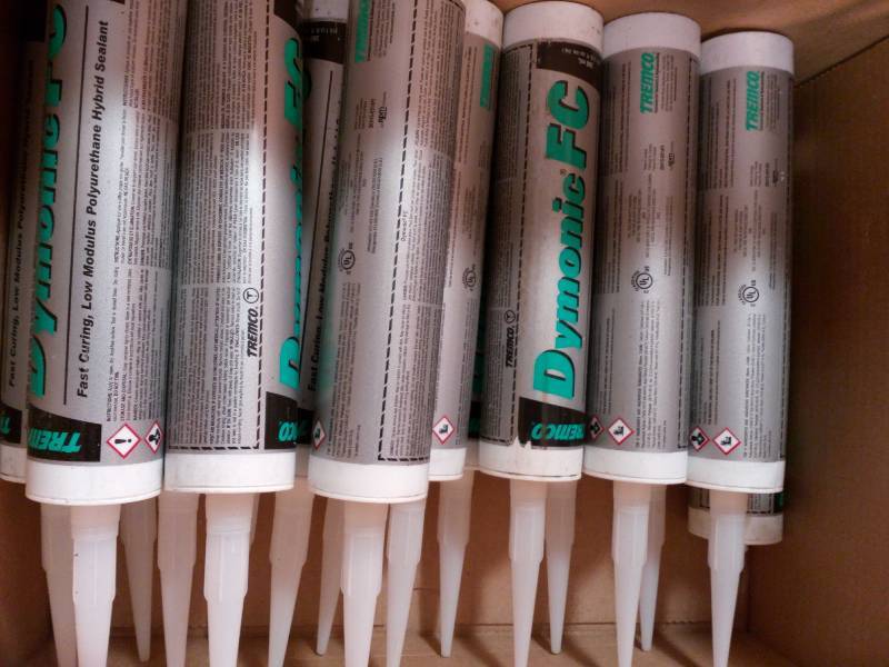 lot 45 image: Dymonic FC Polyurethane Hybrid Sealant