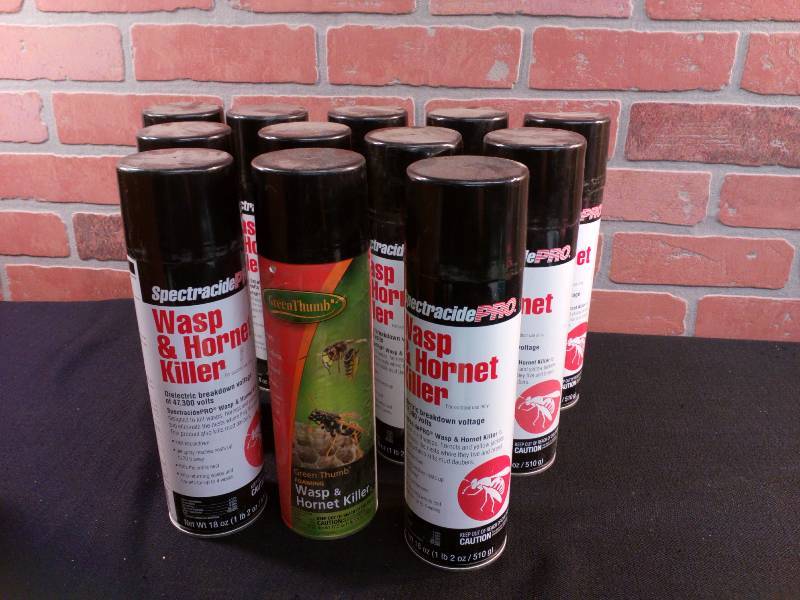 lot 50 image: Spectracide Pro Wasp & Hornet Killer & Green Thumb Wasp & Hornet Killer