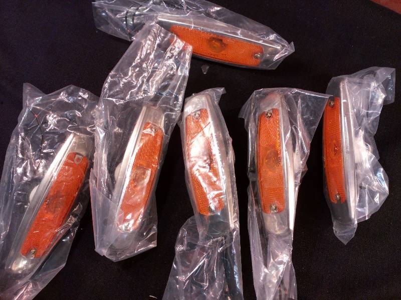 lot 67 image: Clearance Lamp Markers
