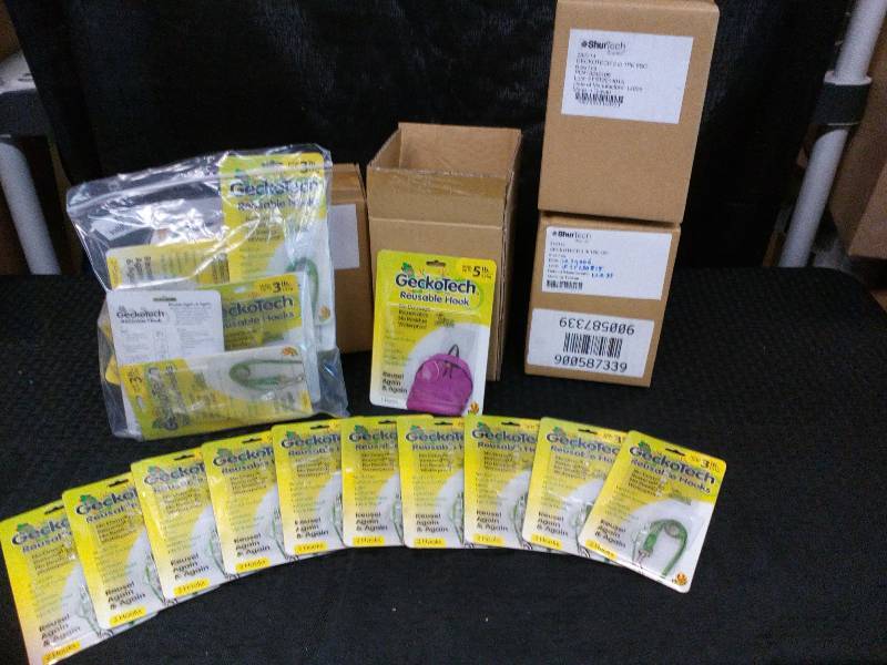 lot 74 image: Gecko Tech By Duck Brand Reusable Hooks