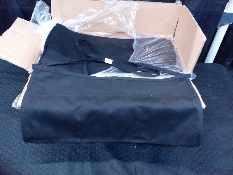 lot 83 image: 3 pocket Waist Aprons
