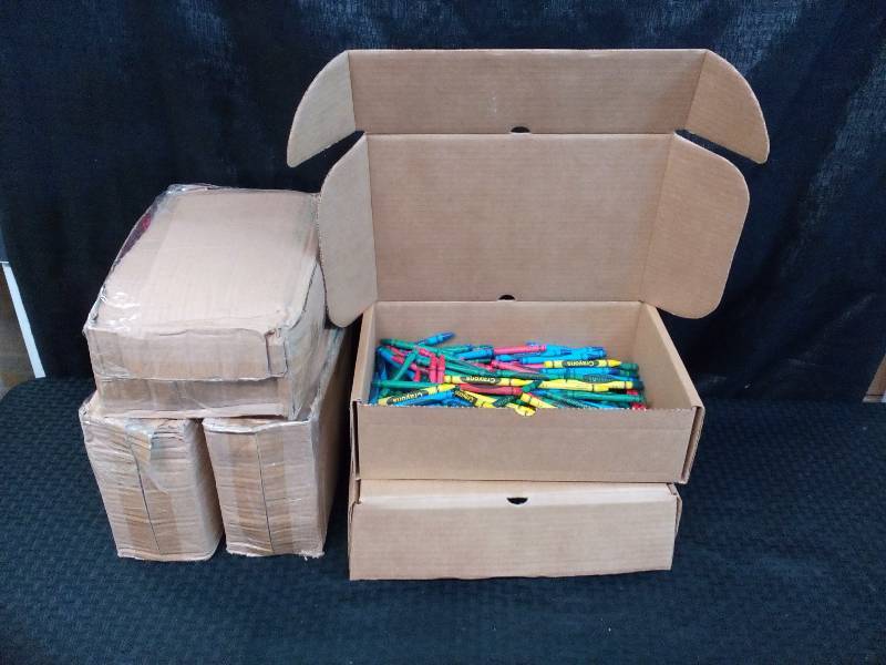lot 140 image: Bulk Pack Crayons