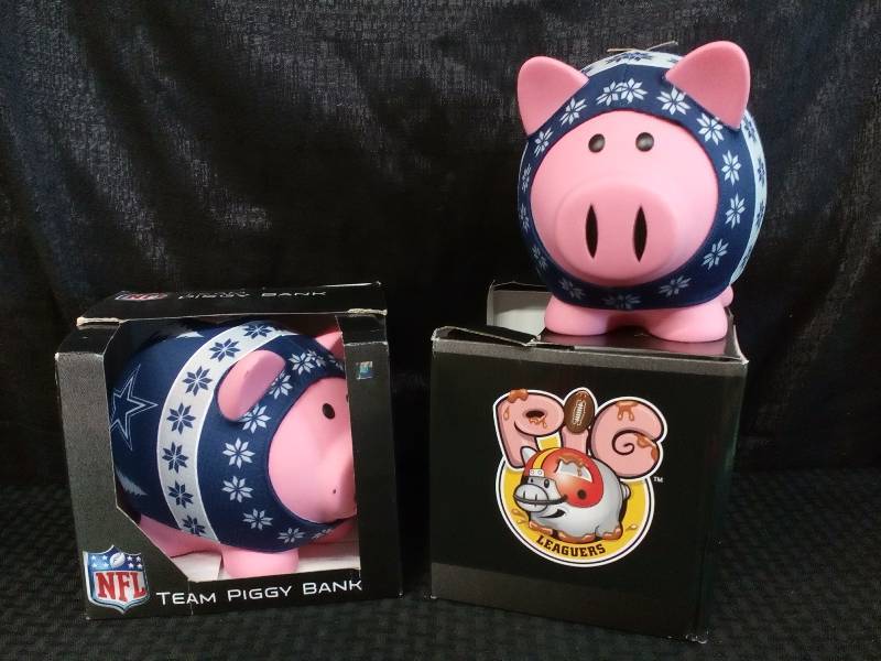 lot 193 image: NFL Dallas Cowboys Big Logo Sweater Piggy Bank
