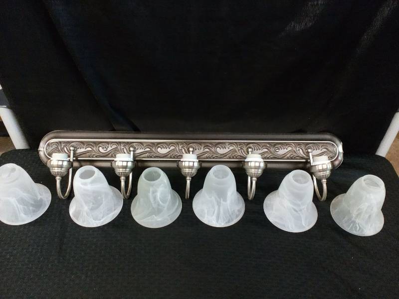 lot 206 image: Millenium Lighting 5 Light Bathroom Light
