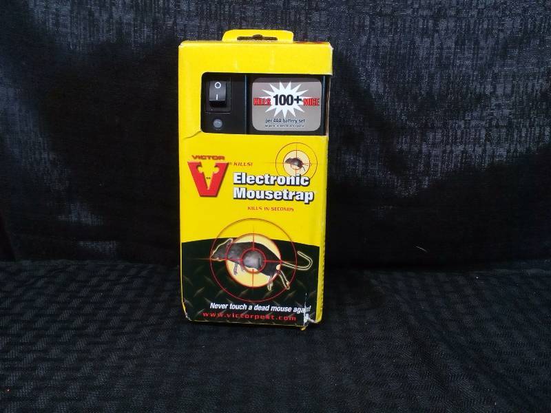 lot 234 image: Victor Electronic Black Mouse Trap