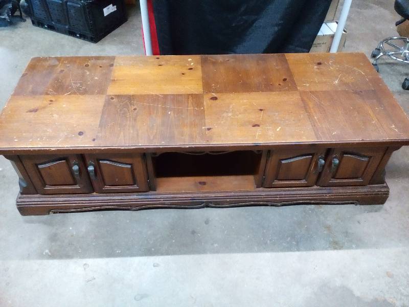 lot 294 image: Large Coffee Table