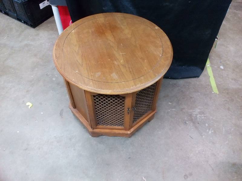 lot 295 image: Side Table