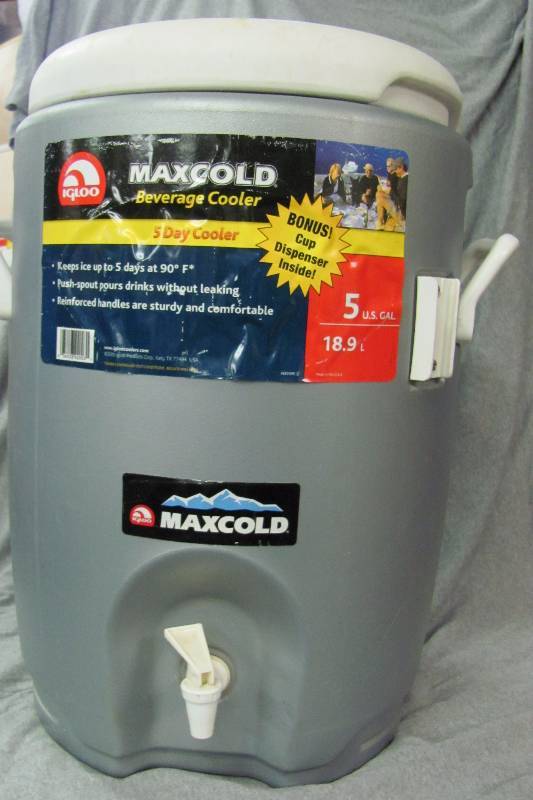 igloo maxcold 5 gallon water cooler