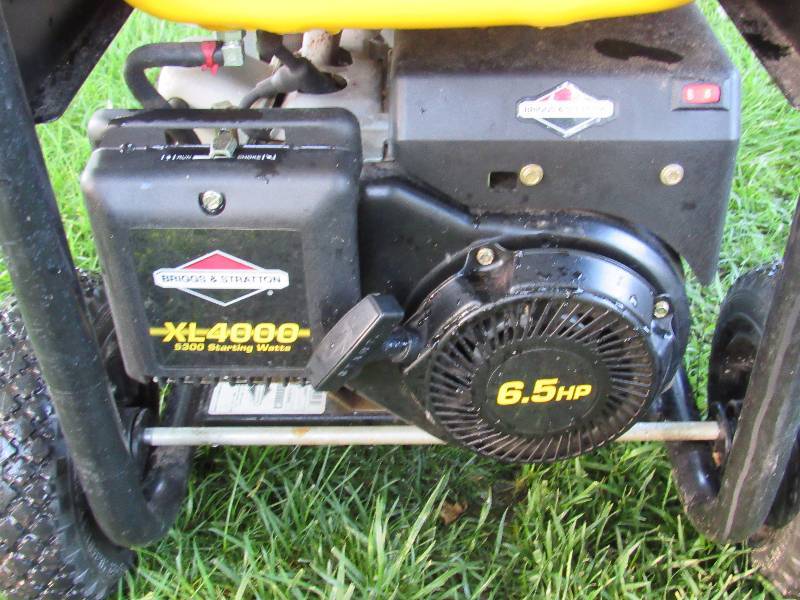 Generator 6.5 horse power Briggs & Stratton engine XL4000 5300