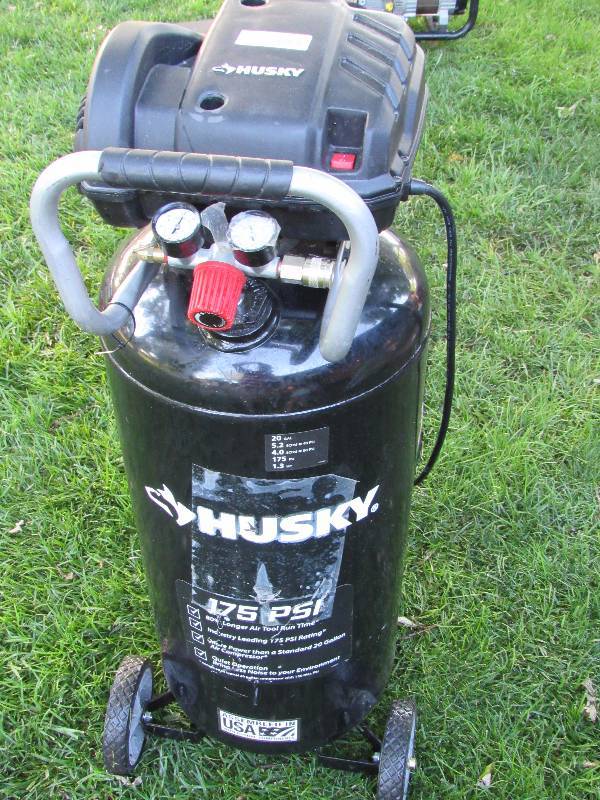 lot 7451 image: 20 Gallon Upright Air Compressor - HUSKY - 1750 PSI - LIKE NEW - Runs Great
