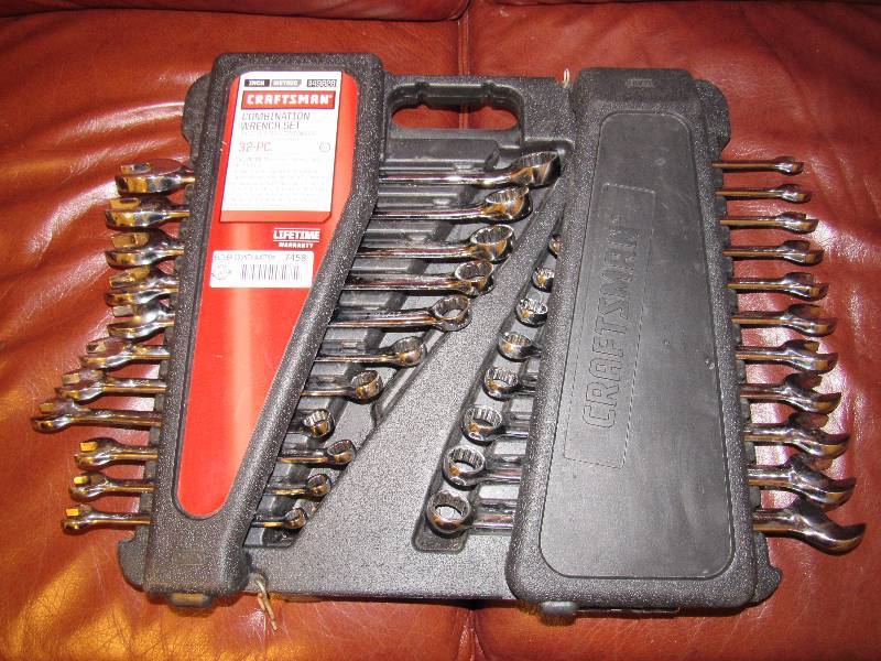lot 7458 image: NEW 32-piece Combination Wrench Set - Metric - CRAFTSMAN - NEW