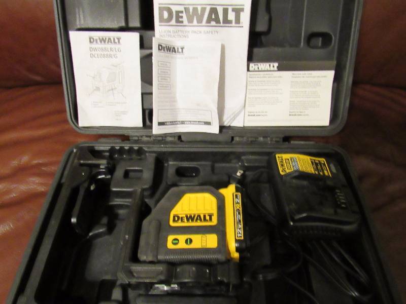 lot 7459 image: DeWalt - 12 volt Lithium Ion Laser Level wcase - Like new - works perfect
