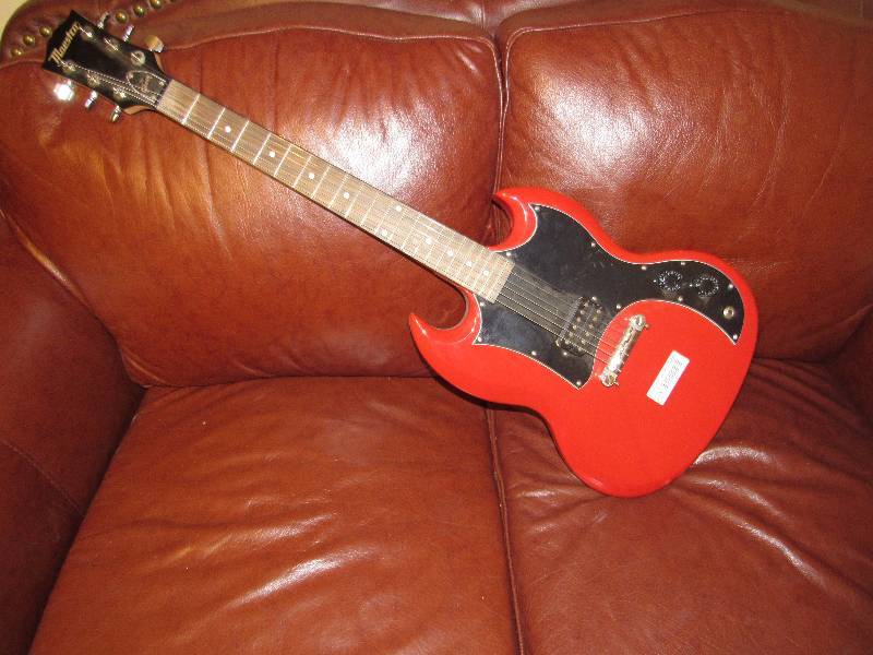 lot 7469 image: Electric Guitar - Gibson Maestro - Good working condition