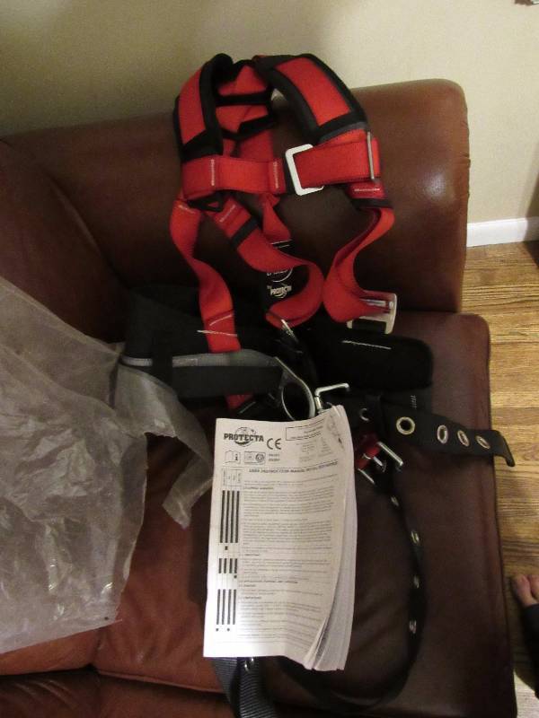 lot 7472 image: PROTECTA Safety Harness - Capital Safety Group - Unused with tags