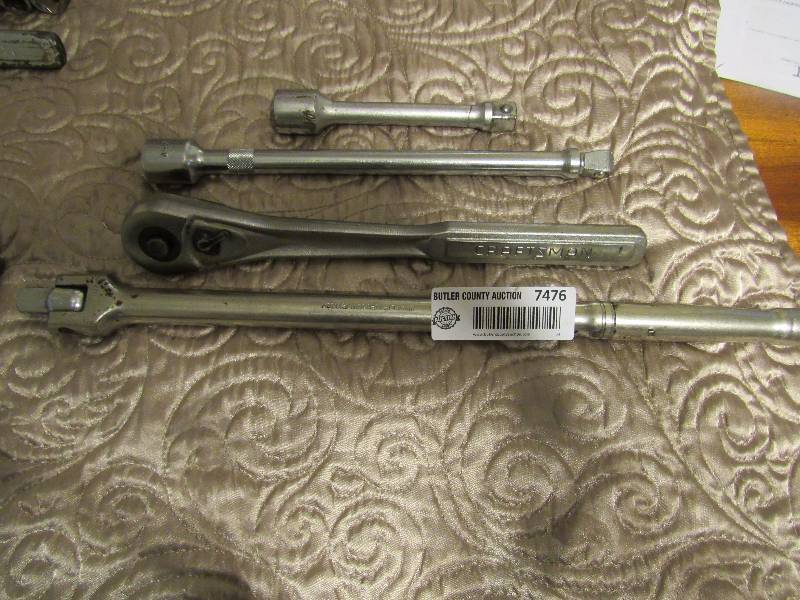 lot 7476 image: Craftsman 12 Drive Ratchet & 12 Drive Break-over, QTY 2 -- 12 Ext Bars
