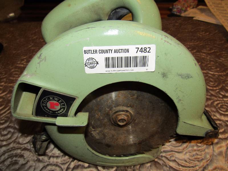 lot 7482 image: Rockwell Circular Saw - Good shape for age - Works good