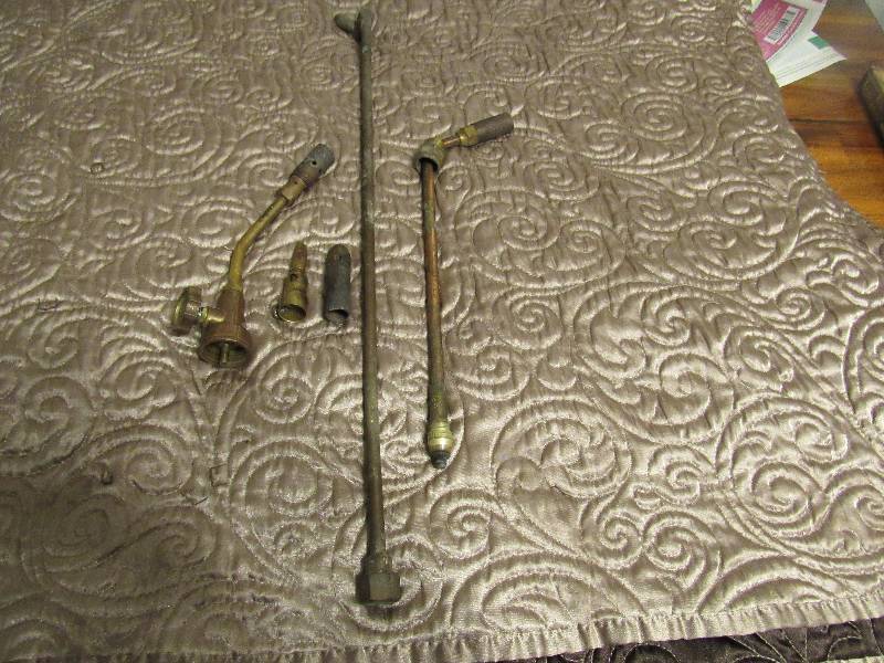 lot 7491 image: Lot of 5 torches and tips - see photos