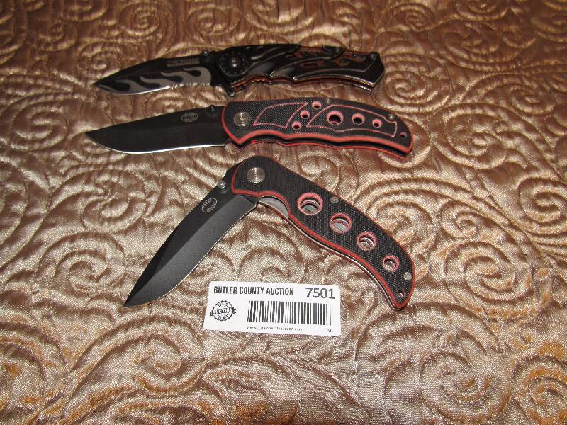 lot 7501 image: 3 Pocket Knifes