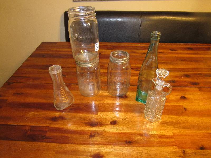 lot 7509 image: Old Bottles and Glass Jars - 6 pieces total