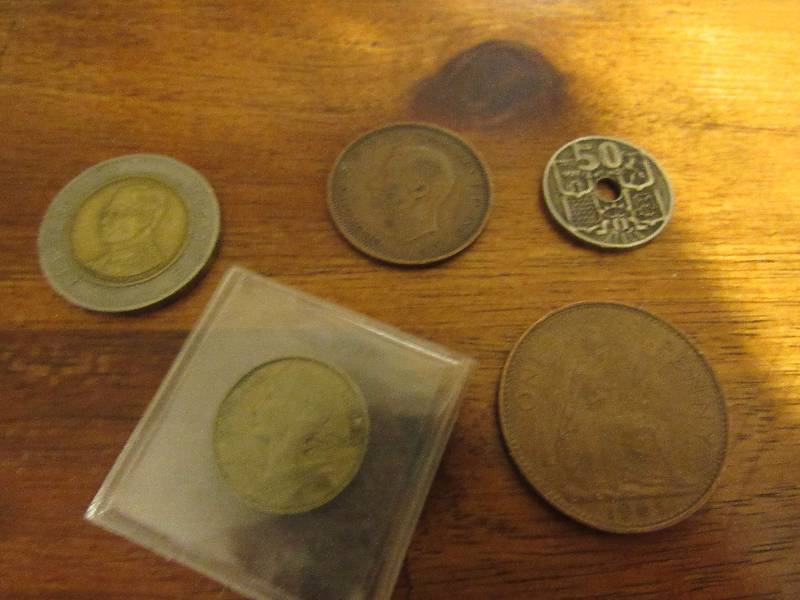 lot 7516 image: 5 coins - foreign currency