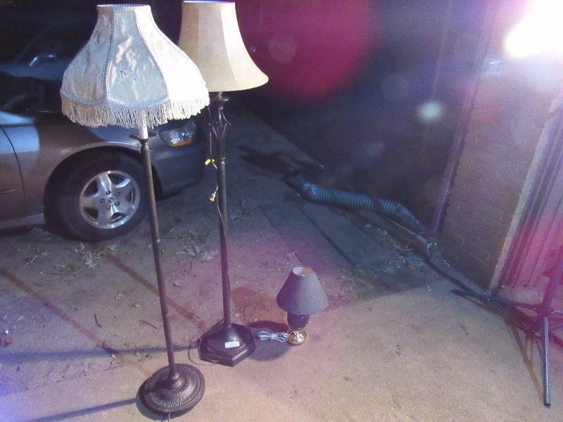 lot 7680 image: 2 Floor Lamps, 1 Table Lamp w green shade