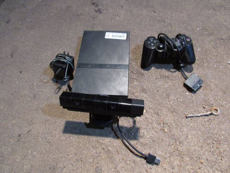 lot 7682 image: Playstation 2 w 1 remote  Playstation Move Camera