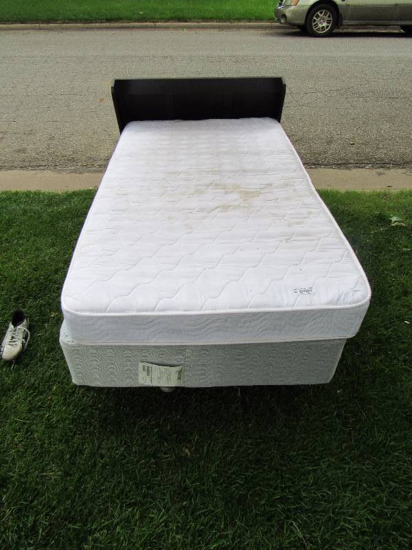 lot 7690 image: Twin Bed - Includes Twin Metal Frame, Box Spring and Mattress